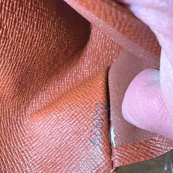 Louis Vuitton Dark Brown Monogram Women’s Wallet - Picture 9 of 9